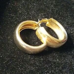 1980s Vintage Thick Gold Tone Hoop Earrings 1.25"